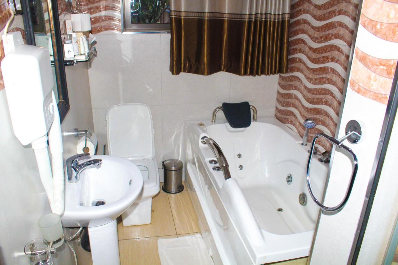 Sherbourne Hotel Kitwe Ngoại thất bức ảnh
