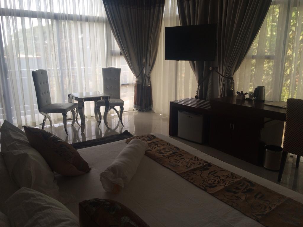 Sherbourne Hotel Kitwe Ngoại thất bức ảnh